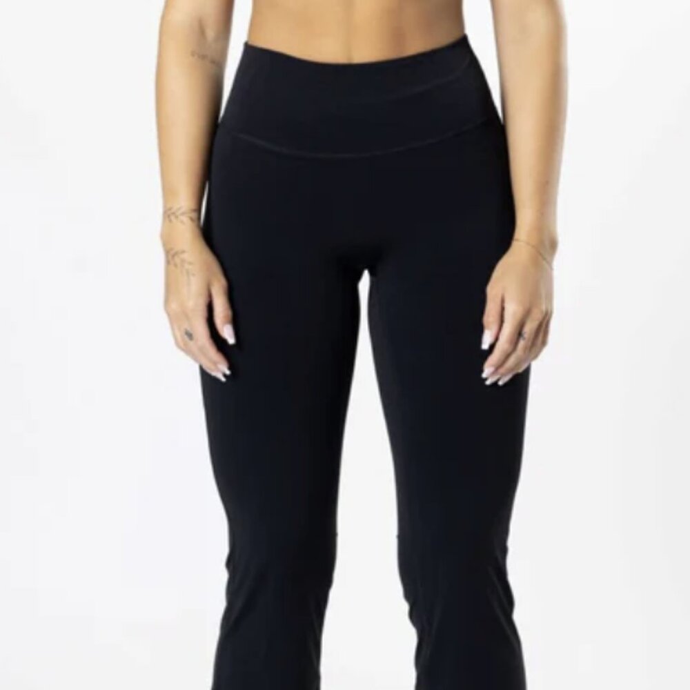 Paragon Flare Legging - Picture 3 of 4